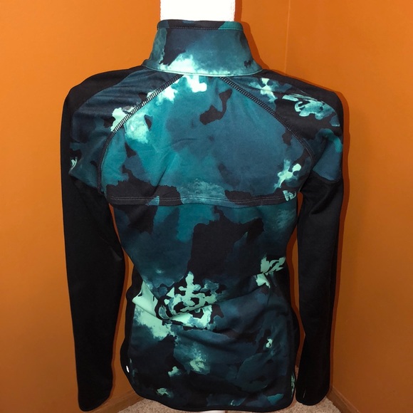 Fabletics active jacket. - Picture 3 of 8